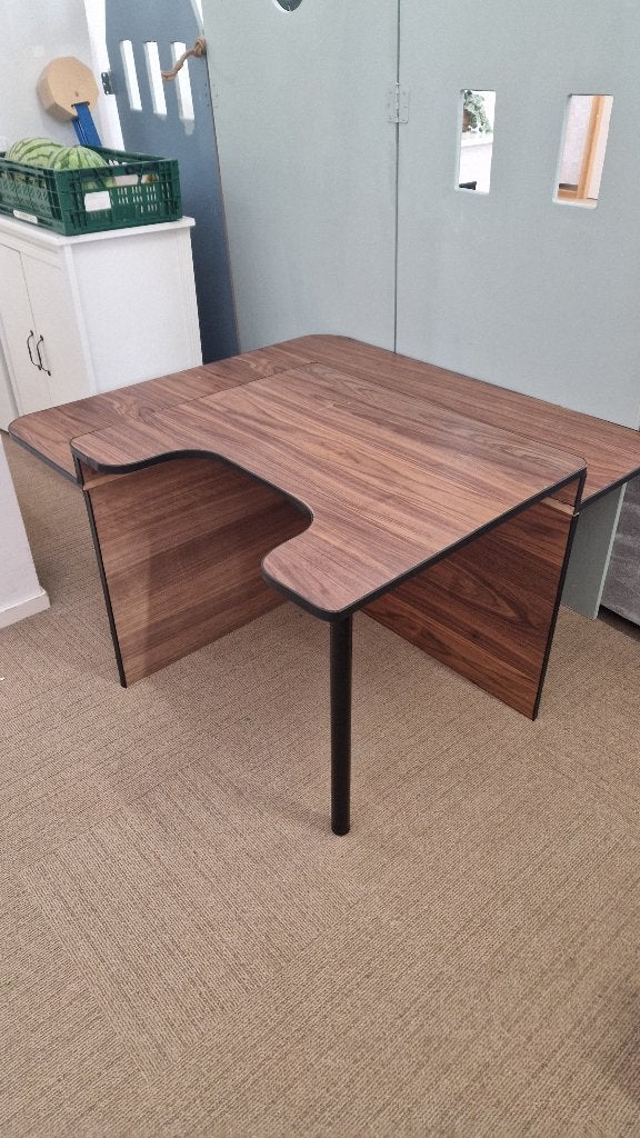 Aangepast kinderbureau rolstoel, Ophalen, Zo goed als nieuw, Tafel(s)