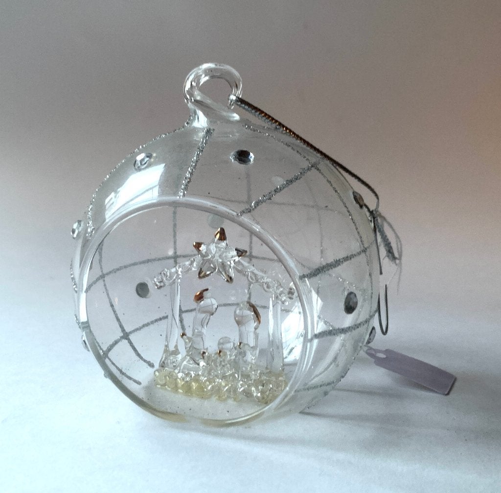 Glazen Kerstbal met Kerststal, Ophalen