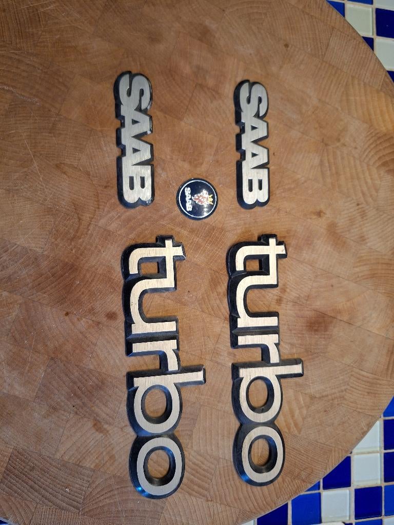 Saab 900 classic emblemen, Ophalen of Verzenden, Gebruikt, Saab