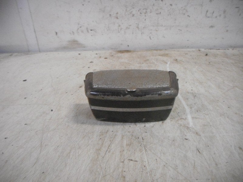 Asbak Achter Mercedes-Benz Ponton (W105) (1957-01/..), Gebruikt, Mercedes-Benz AG, Mercedes-Benz, Mercedesstraße 120, Stuttgart 70372, , Duitsland