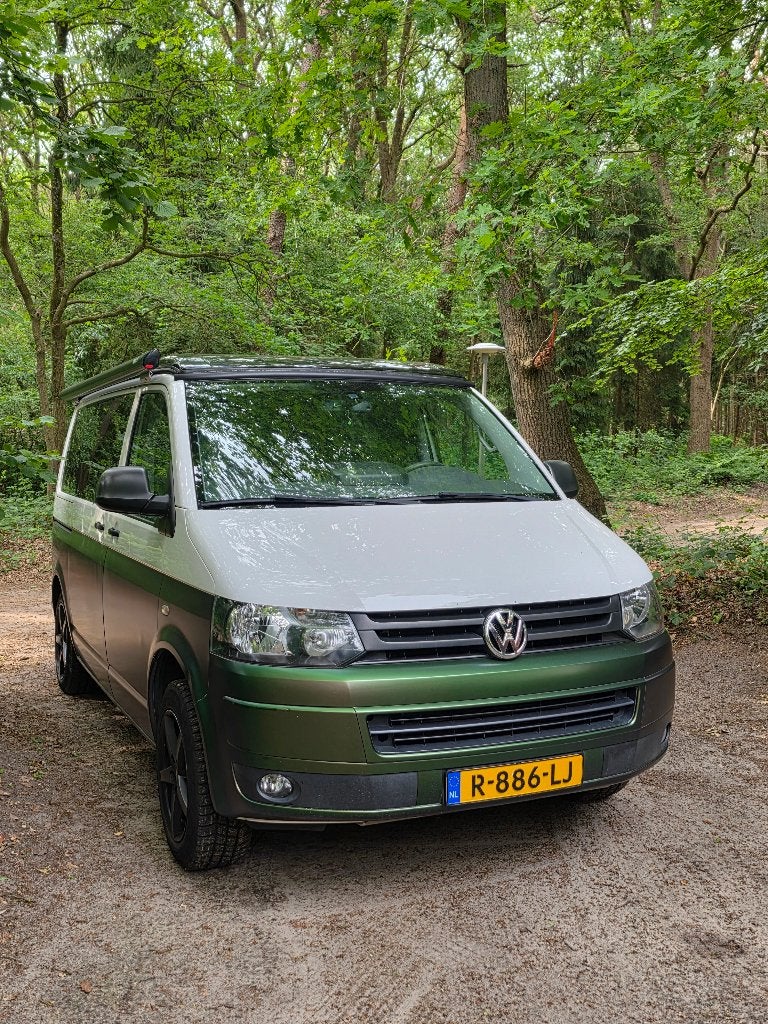 Volkswagen T5 4motion buscamper met nieuwe motor/turbo, Caravans en Kamperen, Campers, Automaat, Luifel, Volkswagen, Reservewiel