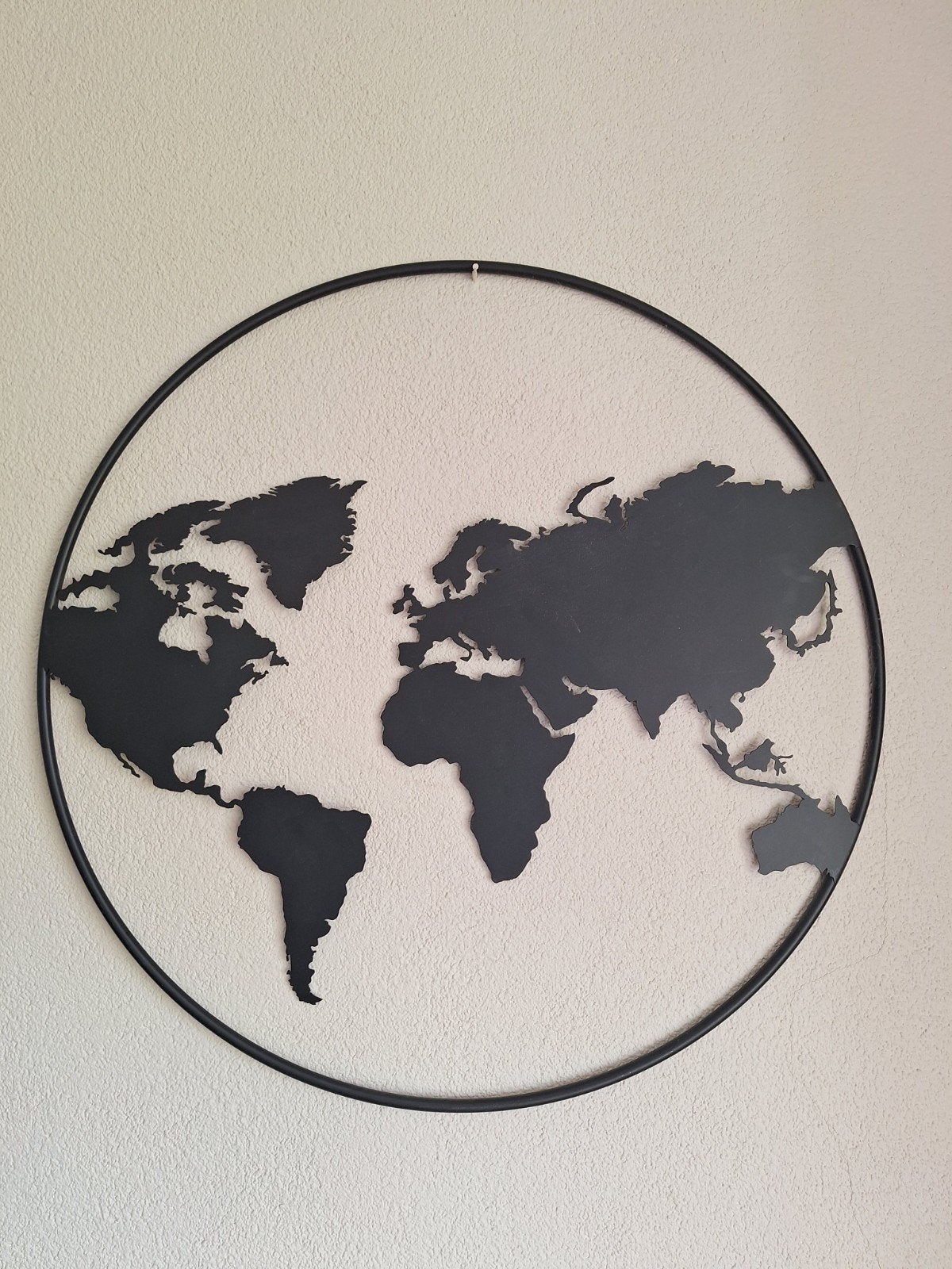 metalen  wereldkaart 68 cm., Ophalen, Zo goed als nieuw, Zwart, 68 cm