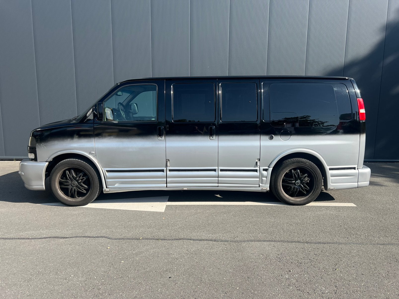 MEGA Dikke Chevrolet Express LOW TOP 2003 GMC Savana LPG, Achterwielaandrijving, 2631 kg, Leder, Particulier