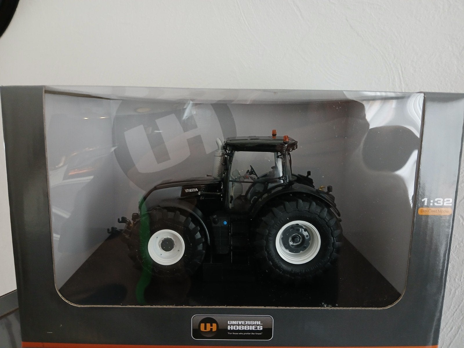 Uh valtra s, Ophalen of Verzenden, Groter dan 1:32, Overige typen, Overige merken