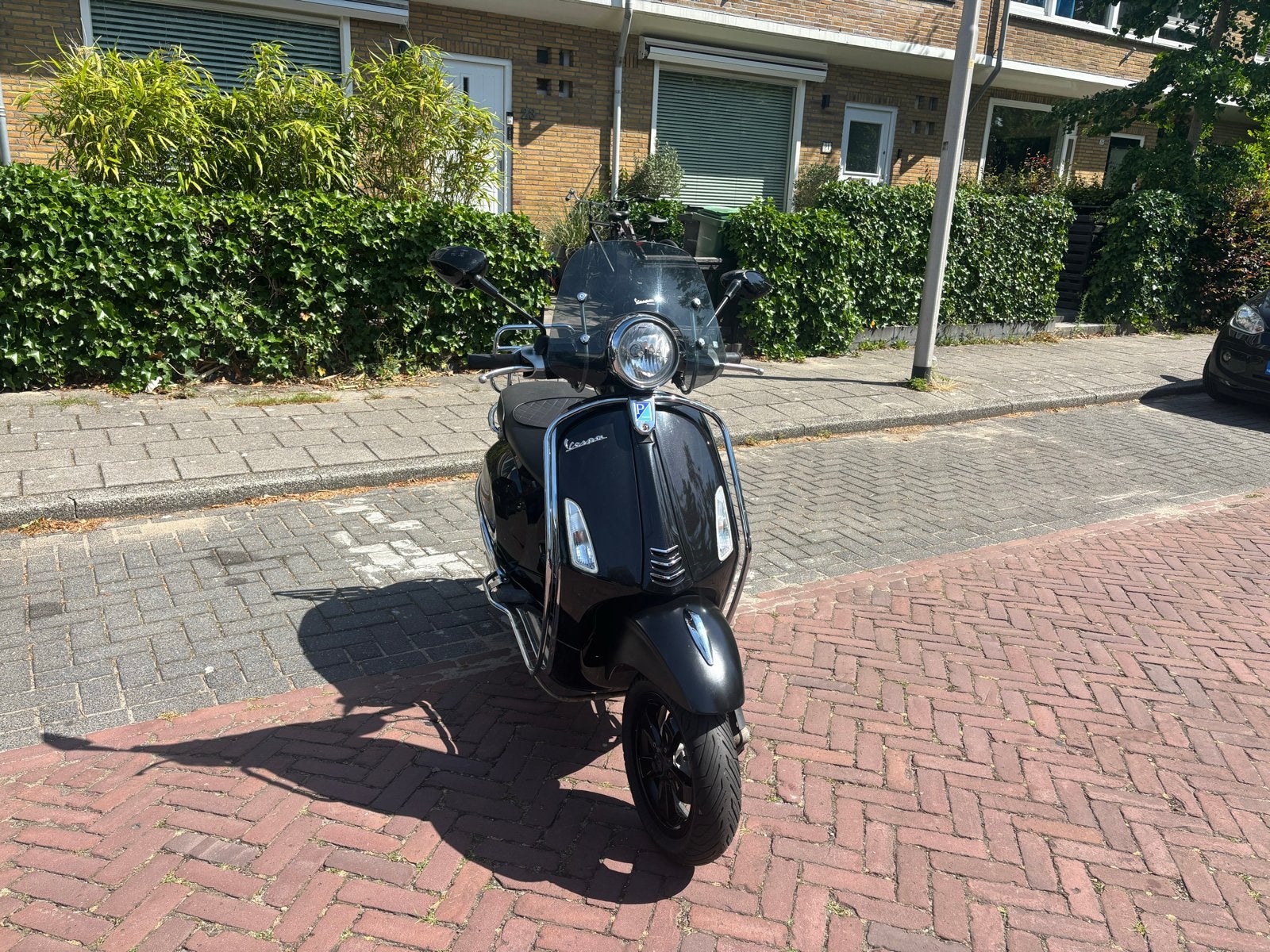 Vespa Primavera 2019 - Incl. hoog windscherm en helm, Fietsen en Brommers, Scooters | Vespa, Ophalen, Gebruikt, Benzine, Overige modellen