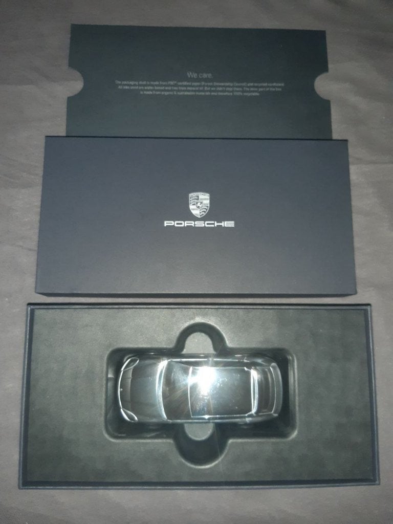 1:43 Porsche Cayenne turbo chrome modelauto promo model, Hobby en Vrije tijd, Modelauto's | 1:43, Verzenden, Nieuw, Auto, Overige merken