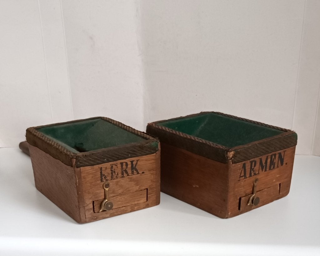 Antieke Collectebakken stokken voor in Kerk tekst Armen Kerk, Antiek en Kunst, Ophalen of Verzenden