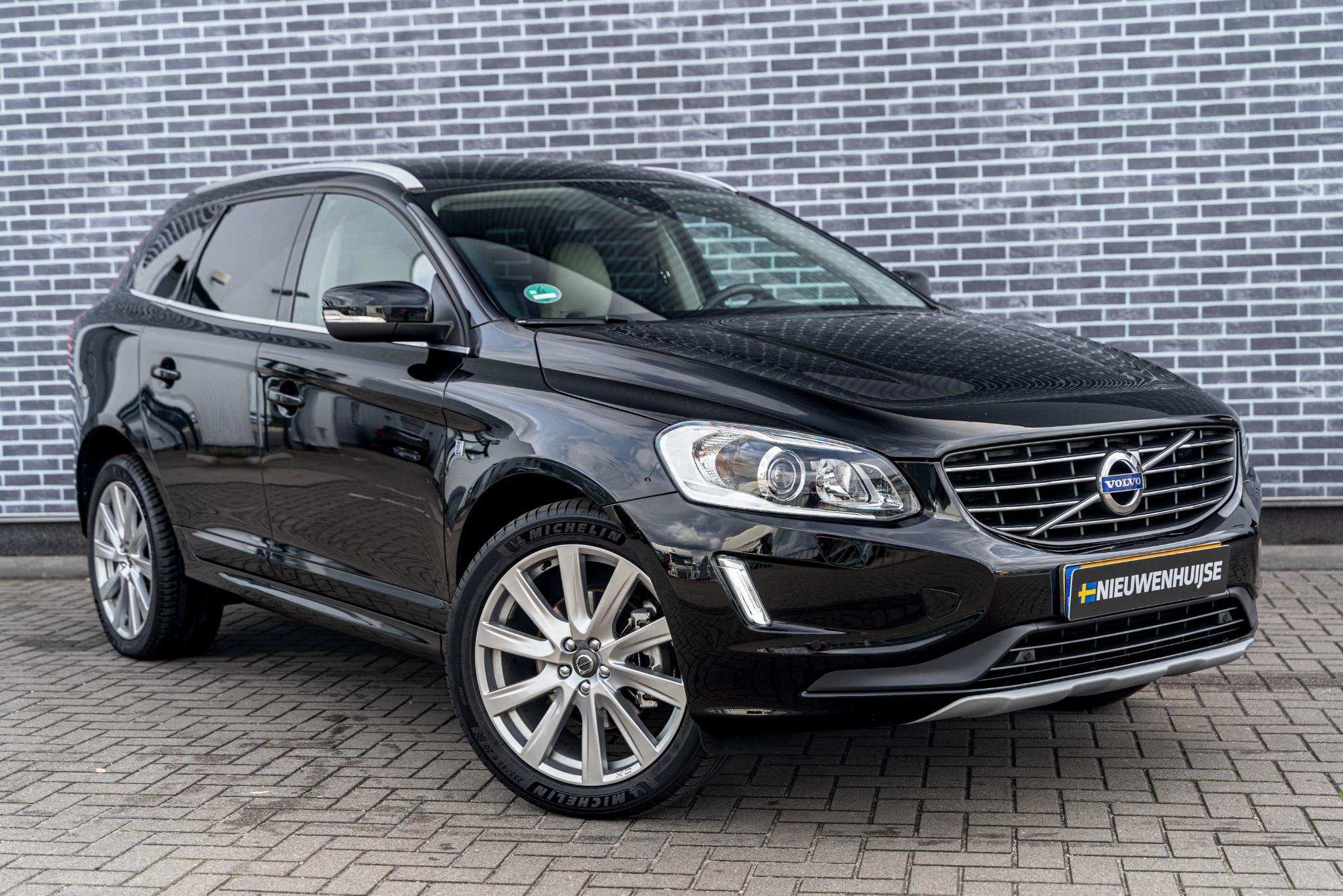 Volvo XC60 2.4 D5 Ocean Race | Trekhaak | Navigatie | Achter, 197 €/maand, Zwart, Bedrijf, Vierwielaandrijving