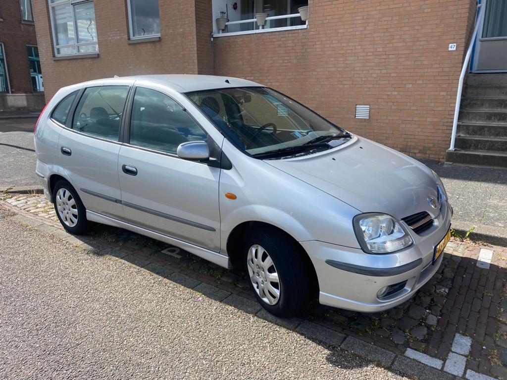 Nissan Almera Tino 1.8 AUT 2005 Grijs, Auto's, Stof, 1250 kg, 4 cilinders, 700 kg