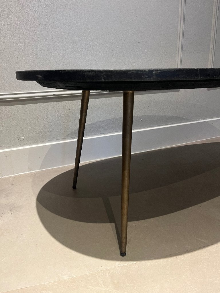 Zwarte ovale salontafel van Goossens wonen met metalen poten, Ophalen, Gebruikt, 50 tot 100 cm, 100 tot 150 cm
