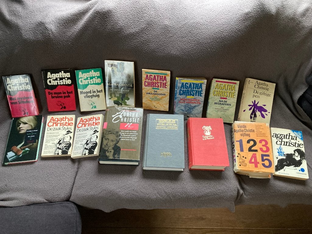 🫆 Agatha Christie - 16x, Boeken, Detectives, Gelezen, Ophalen of Verzenden