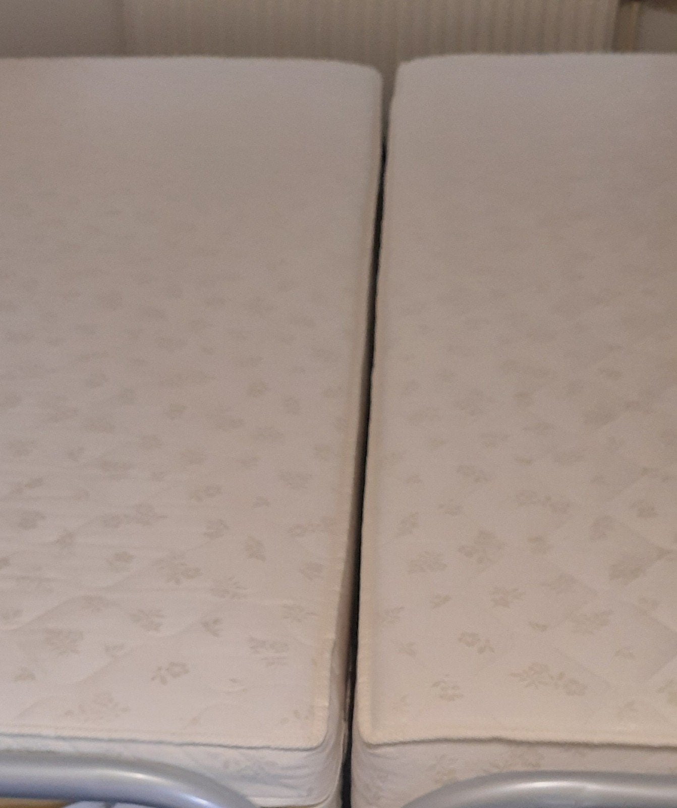 2-persoonsbed (2x 90x210) - Inklapbaar & Nette Matrassen, Huis en Inrichting, Ophalen, 210 cm, Tweepersoons, 180 cm