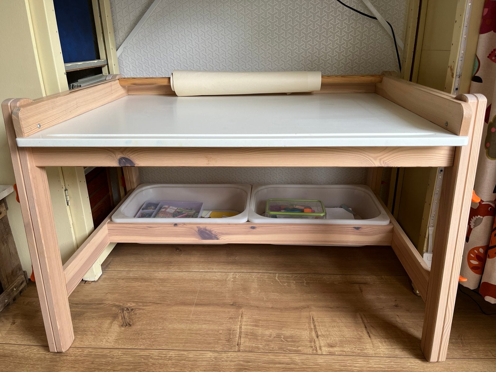 Kinderbureau (verstelbaar) Ikea Flisat en 2 stoeltjes, Ophalen, Gebruikt, Scandinavisch, Hout