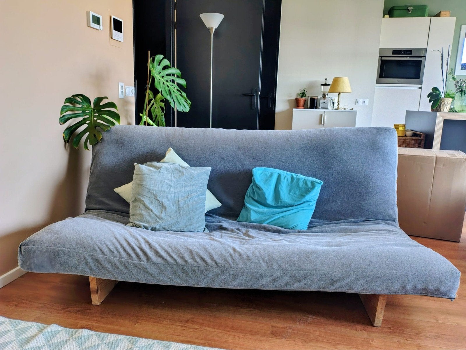Mooie en comfortabele orthopedische futon, Ophalen, Tweepersoons, Grijs, 140 cm