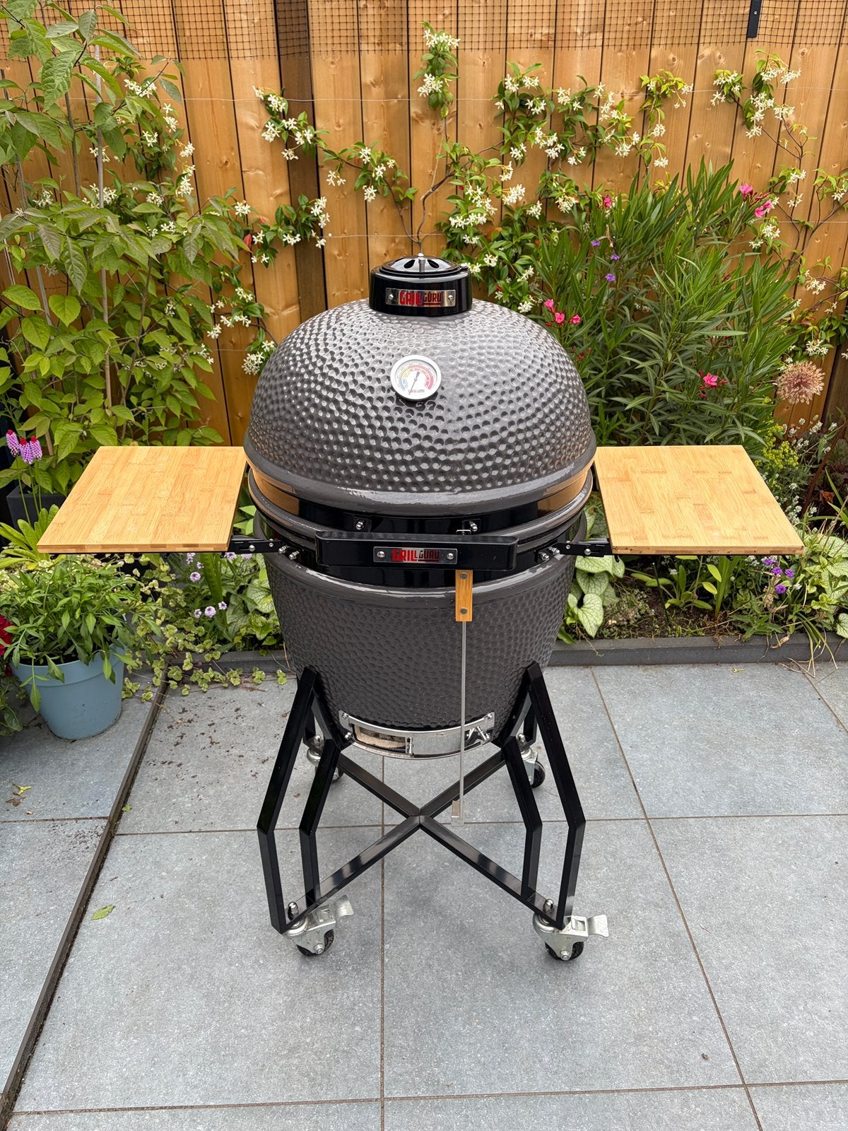 Grill Guru Kamado Large “nieuw”, Tuin en Terras, Houtskoolbarbecues, Ophalen, Nieuw