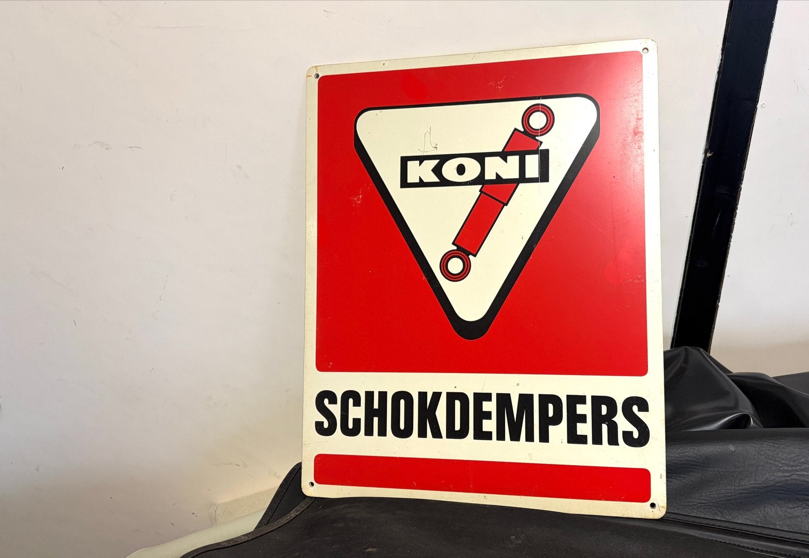 Origineel Koni Schokdemper Reclamebord - 30x50 cm, Ophalen of Verzenden, Gebruikt, Reclamebord