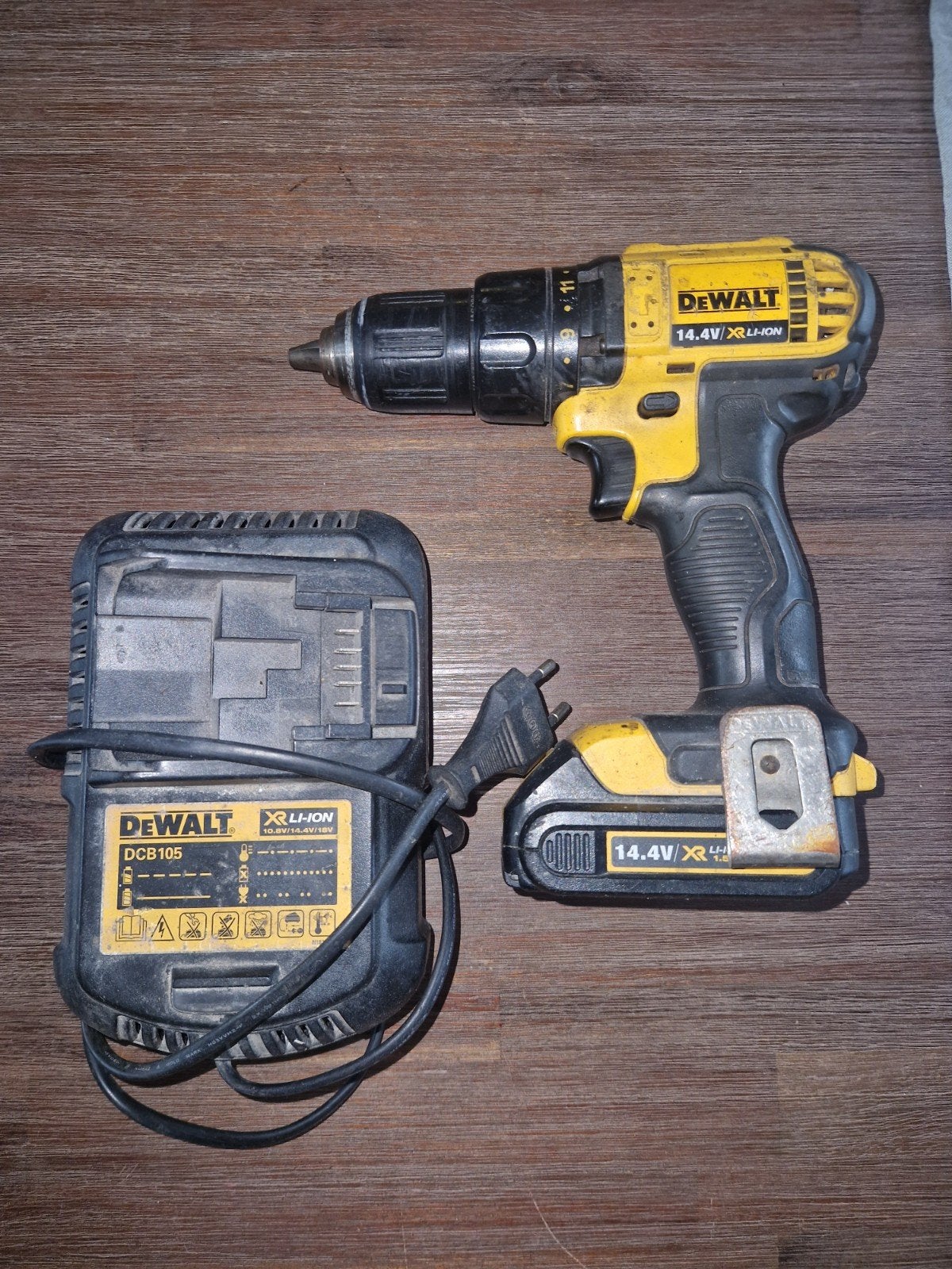 Dewalt schroefmachine inclusief accu en lader, Ophalen of Verzenden