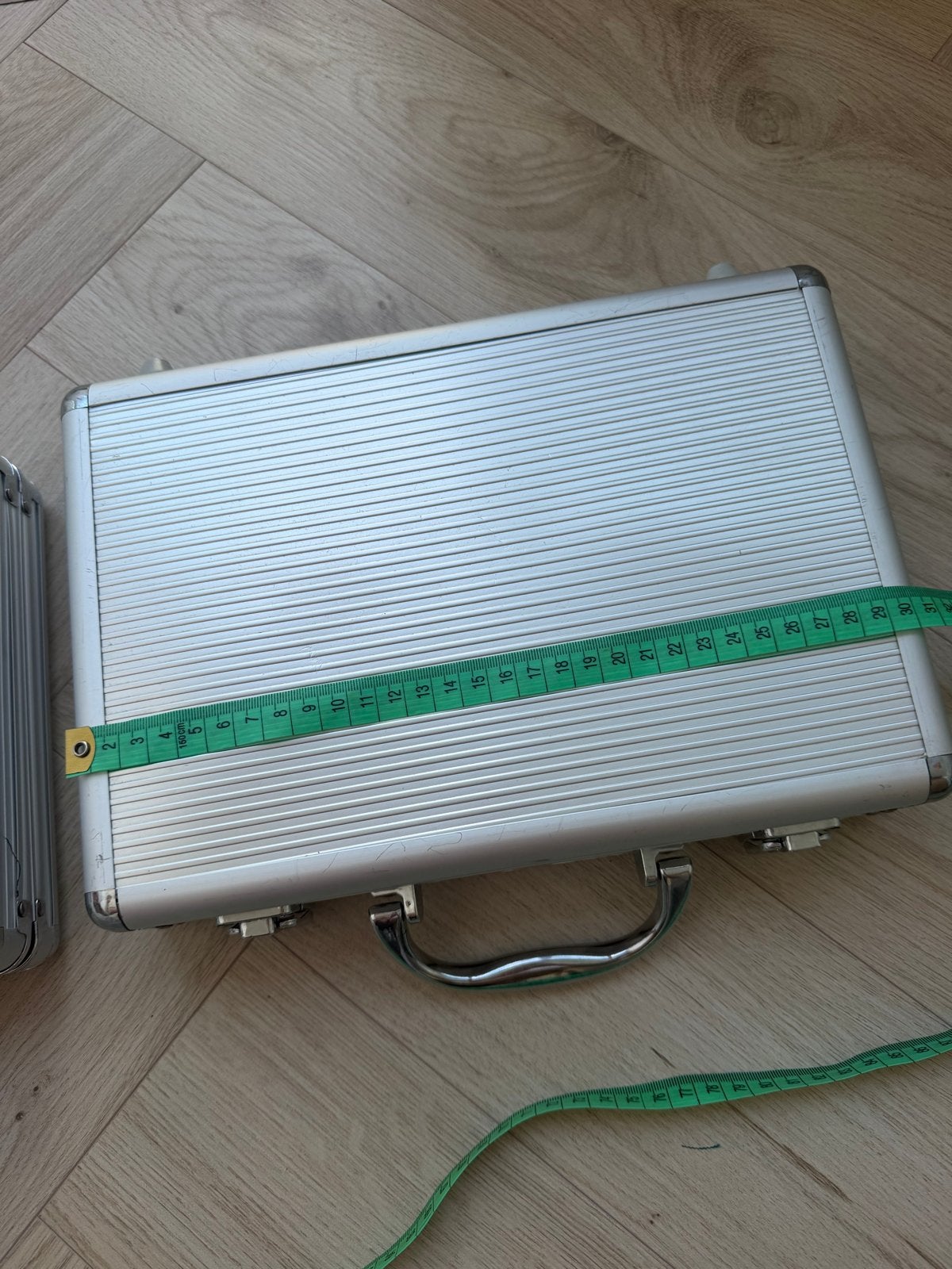 Pokerset in aluminium koffer met 200 chips, Hobby en Vrije tijd, Gezelschapsspellen | Kaartspellen, Drie of vier spelers, Ophalen of Verzenden