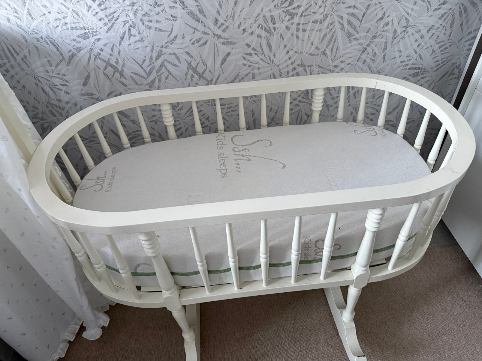 Baby bed, Ophalen of Verzenden, Zo goed als nieuw, Ledikant
