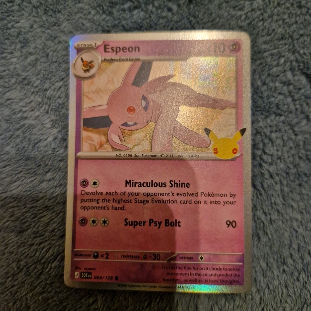 Espeon 069/128 Pokémon 30th Celebration holo, Ophalen of Verzenden, Zo goed als nieuw, Losse kaart, Foil