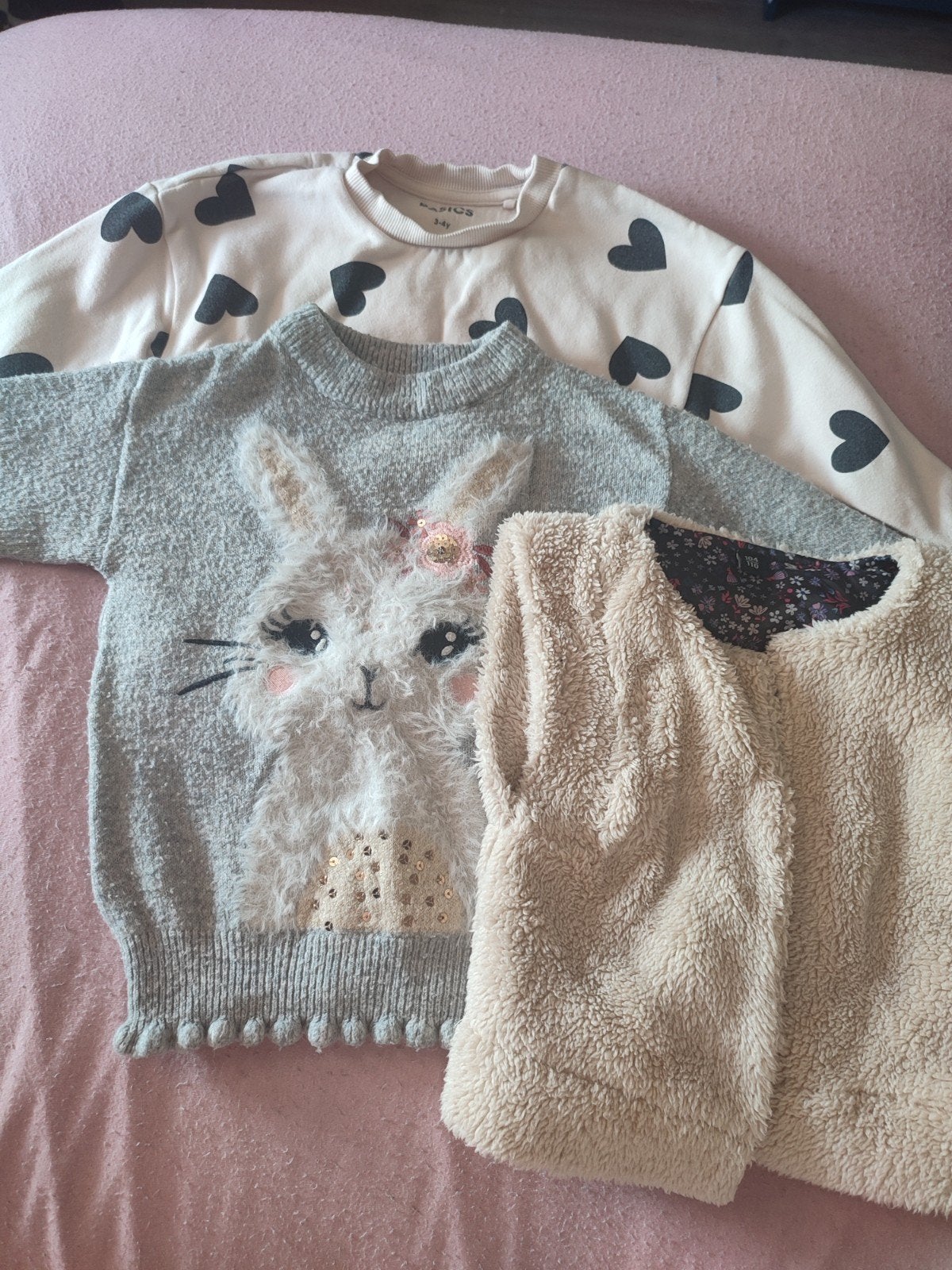 Leuk setje truien en vest voor meisjes, Kinderen en Baby's, Kinderkleding | Maat 104, Gebruikt, C&A, Basics, Meisje, Ophalen of Verzenden