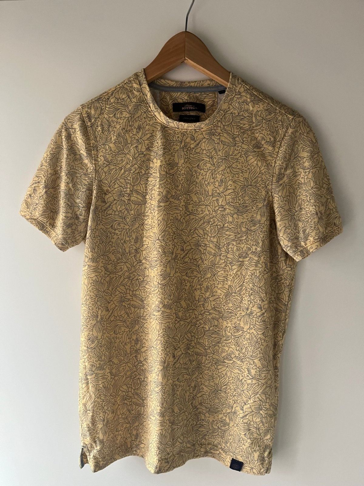 Bottega T-shirt met bloemenprint - Maat S, Ophalen of Verzenden, Zo goed als nieuw, Maat 46 (S) of kleiner, Geel