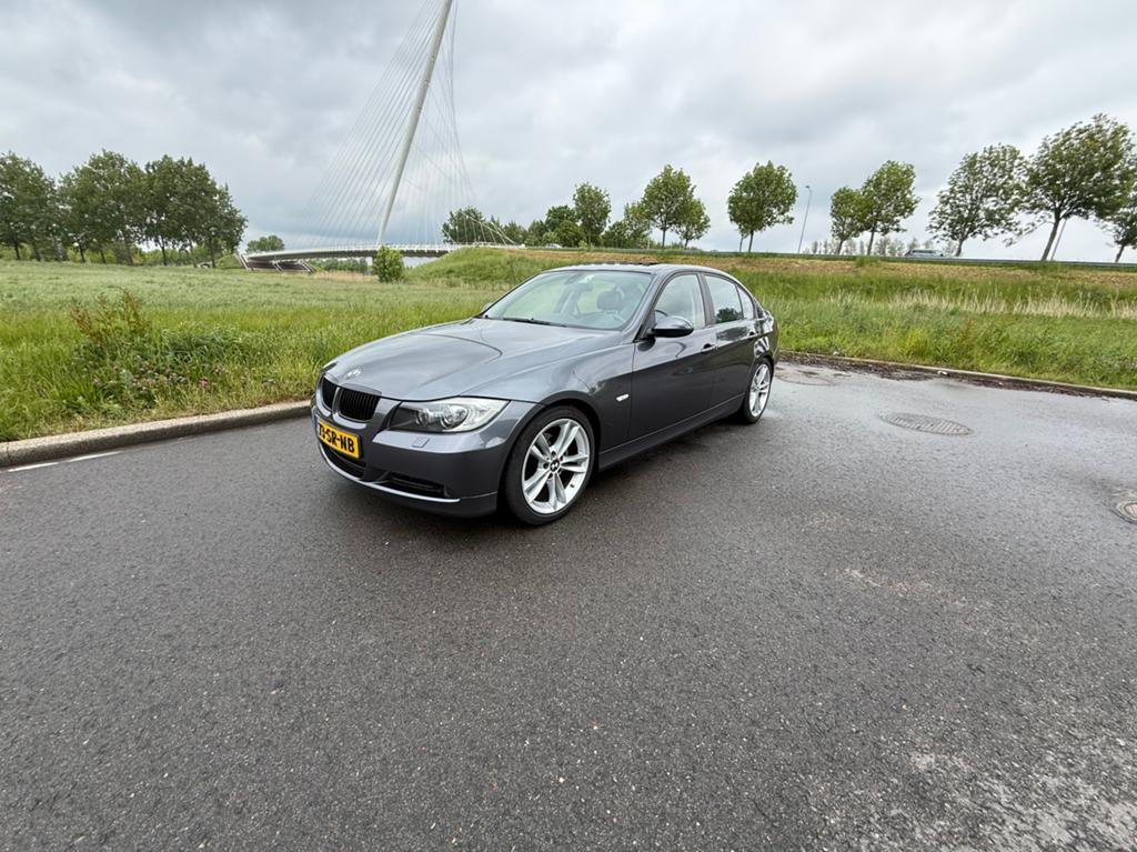 BMW 3-Serie 2.5 I 325 2006 Grijs, 745 kg, Achterwielaandrijving, Zwart, 2497 cc