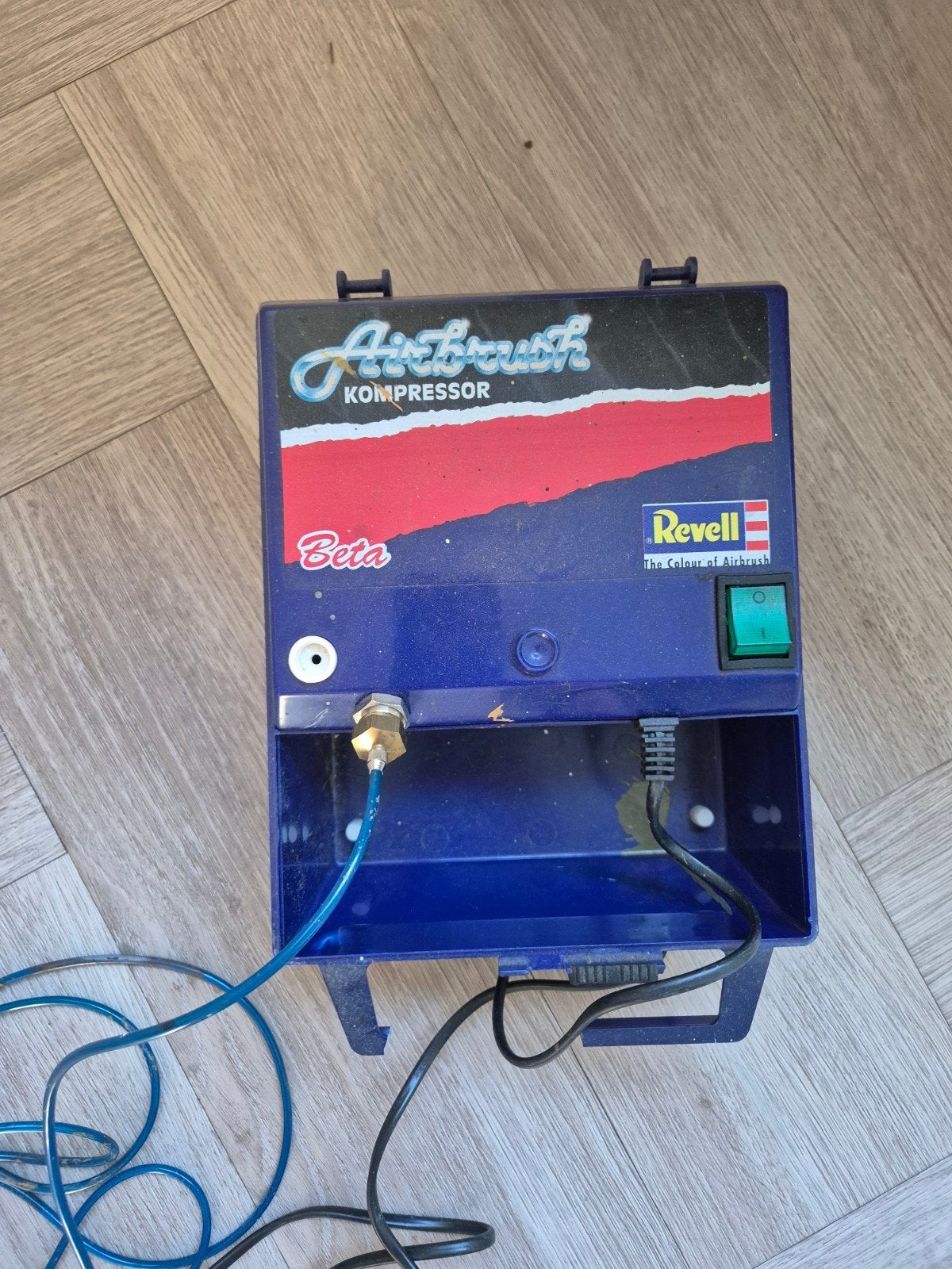 Revell Airbrush Kompressor Beta - Gebruikt, Gebruikt, Overige thema's, Gereedschap of Toebehoren, Ophalen of Verzenden
