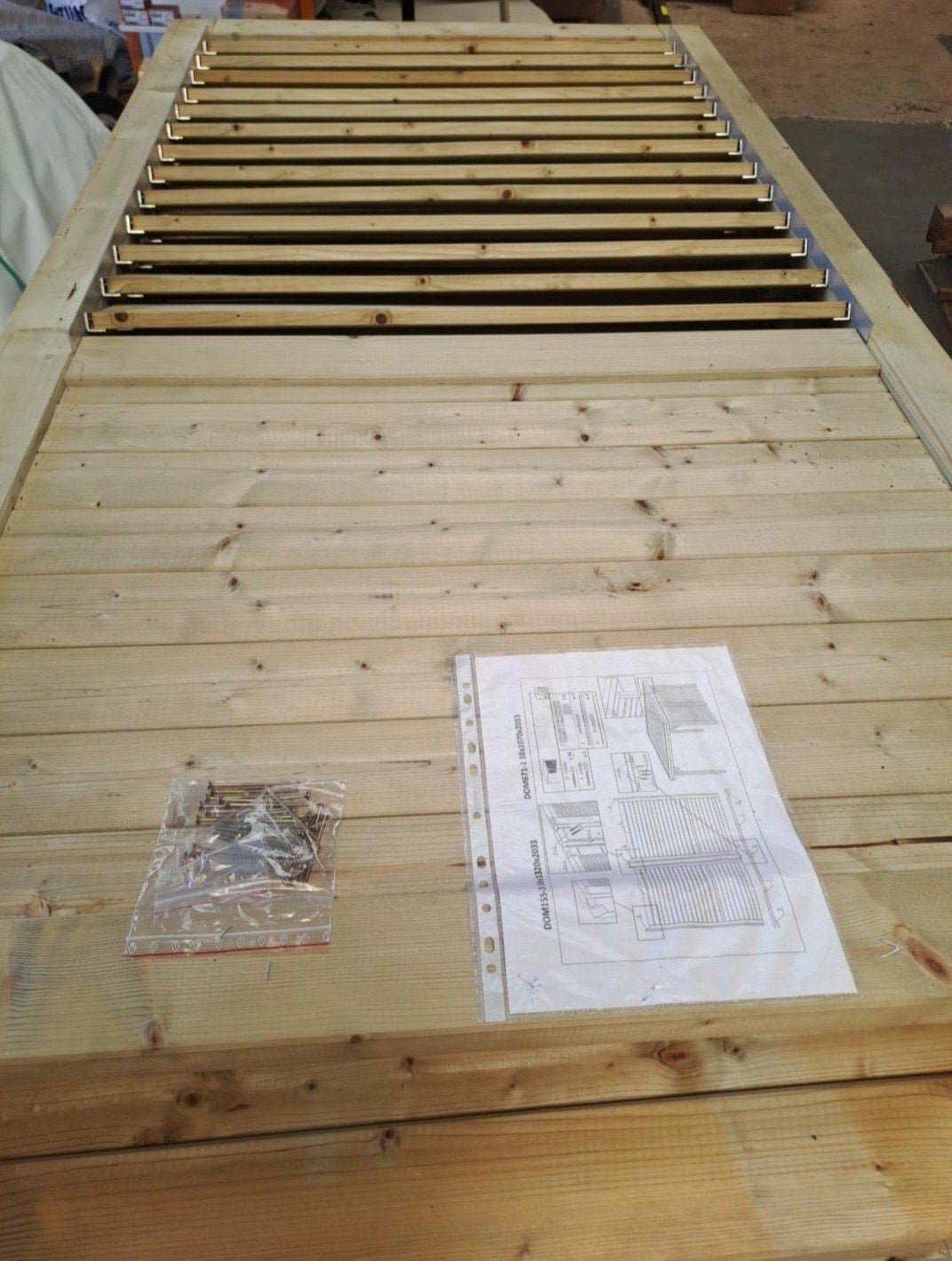 Nieuwe houten wand voor blokhut of carport (180x100cm), Ophalen, Nieuw, Overige typen