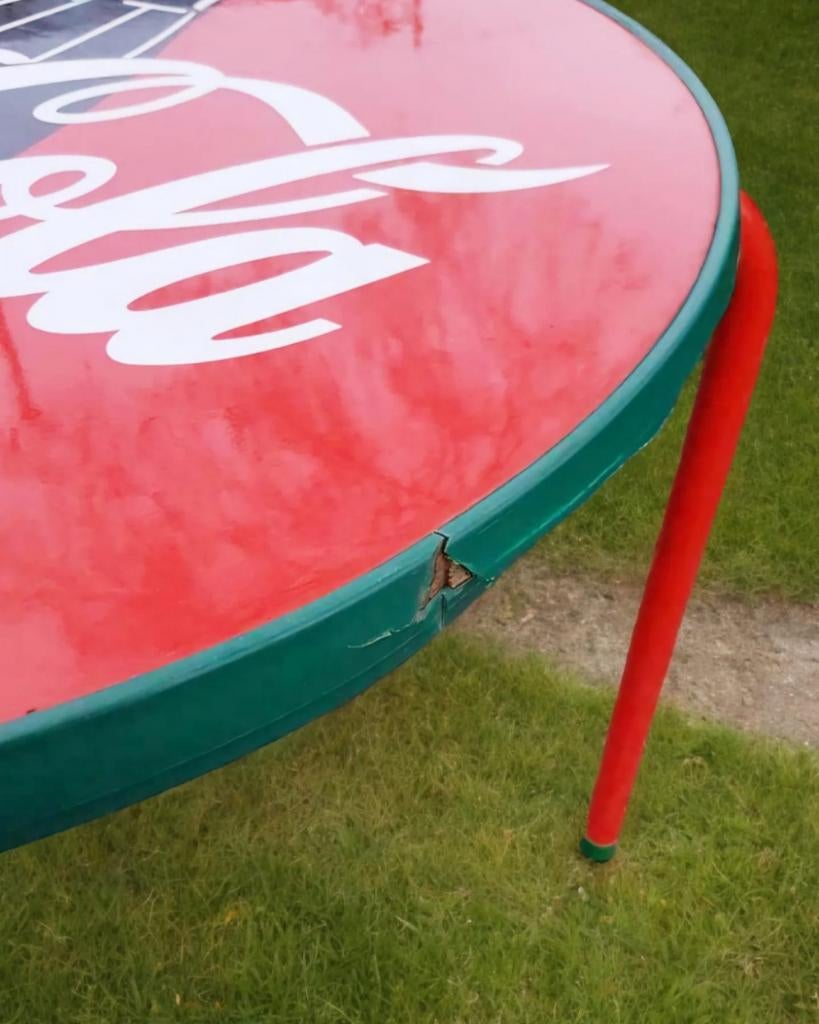Vintage Coca-Cola tafel in de "oude" kleuren., Ophalen, Gebruikt, Gebruiksvoorwerp, .