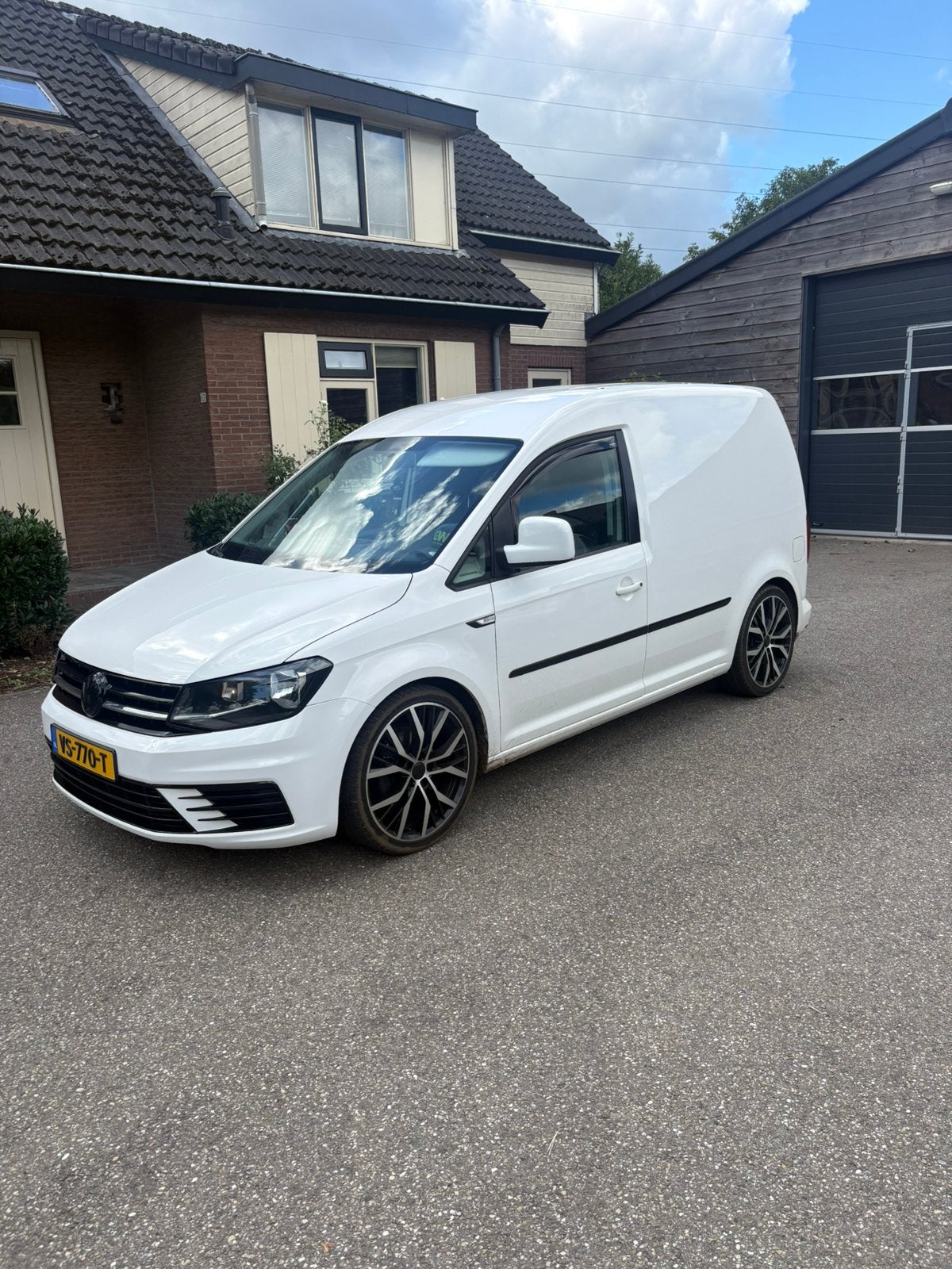 Volkswagen Caddy 2.0 2016, 74 pk, 680 kg, 4 cilinders, Volkswagen