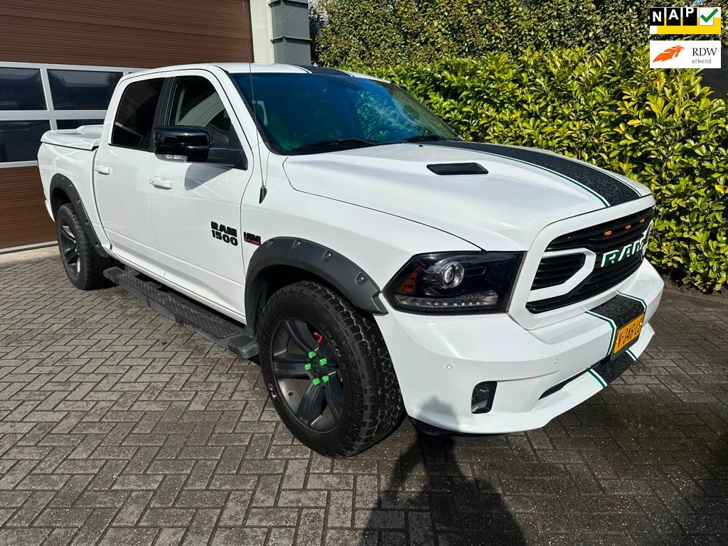 Dodge Ram 1500 5.7 V8 4x4 Quad Cab 6'4 trekhaak achteruitrij, Auto's, Automaat, Gebruikt, 5654 cc, Traction-control