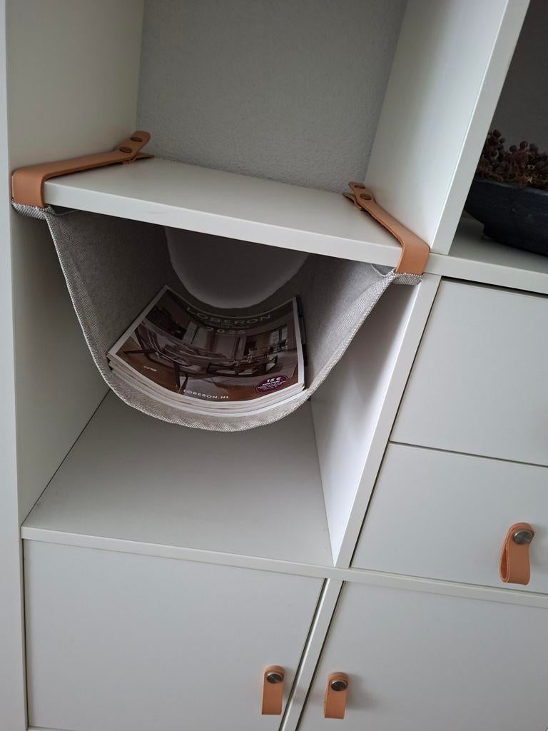 IKEA Kallax hangende inzet lichtgrijs voor magazines, Huis en Inrichting, Woonaccessoires | Krantenbakken en Lectuurbakken, Ophalen