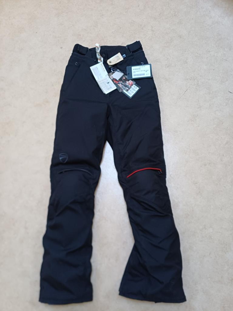 DUCATI MOTORBROEK MAAT 42/ 46 Nieuw!!, Nieuw met kaartje, Ophalen of Verzenden, Broek | textiel, Dames
