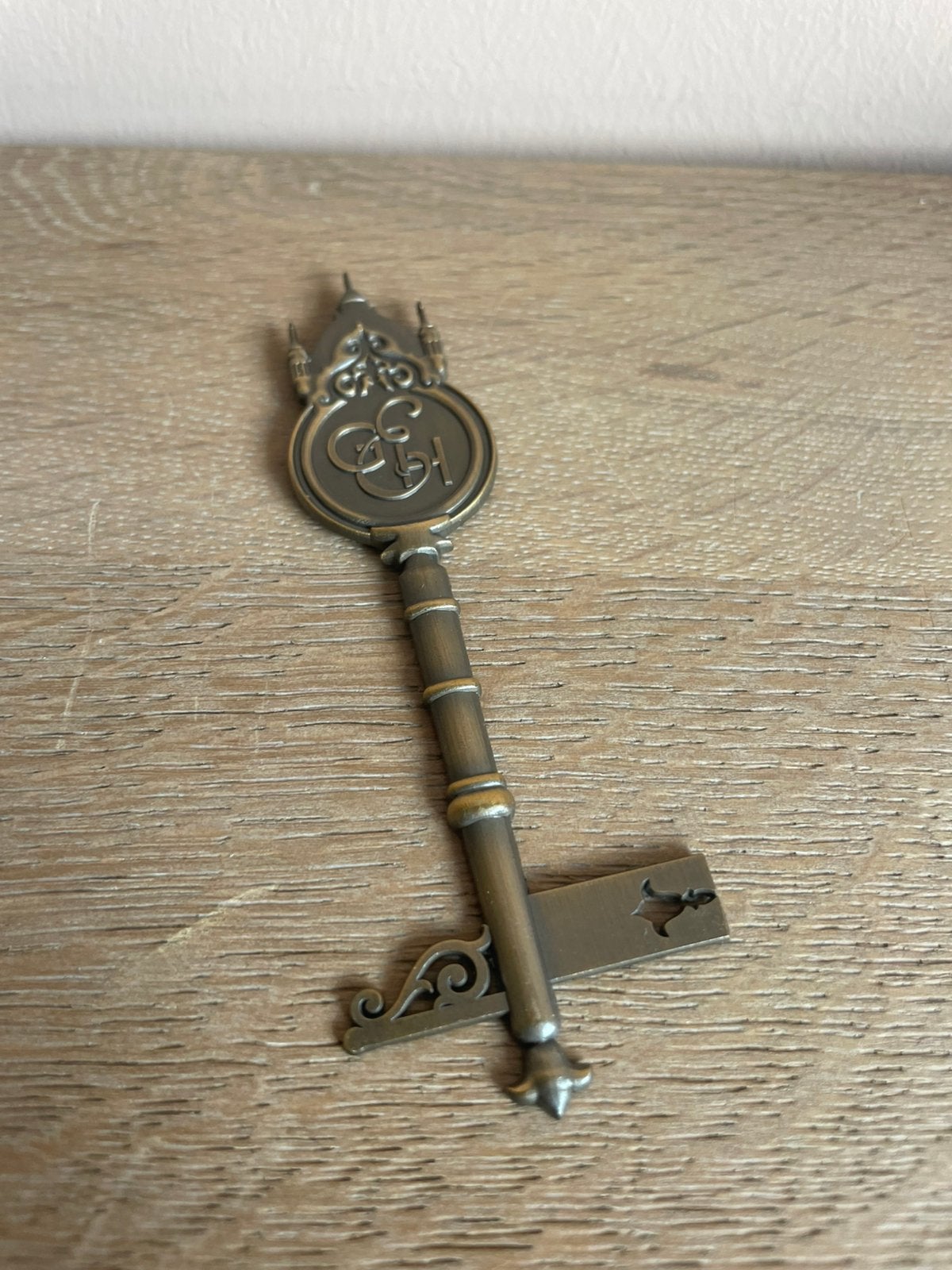 Efteling Grand Hotel Magneet Sleutel, Ophalen of Verzenden, Nieuw, Button of Speldje