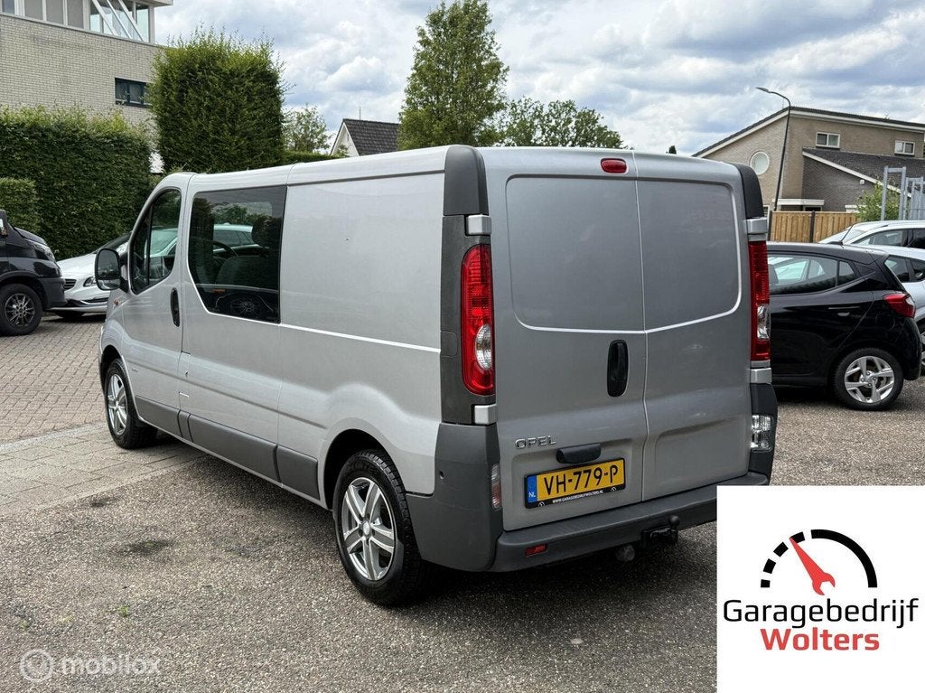 Opel Vivaro bestel 2.0 CDTI L2H1 dubbel cabine airco cruise, Auto's, Bestelauto's, 13 km/l, Euro 5, Stof, Zwart