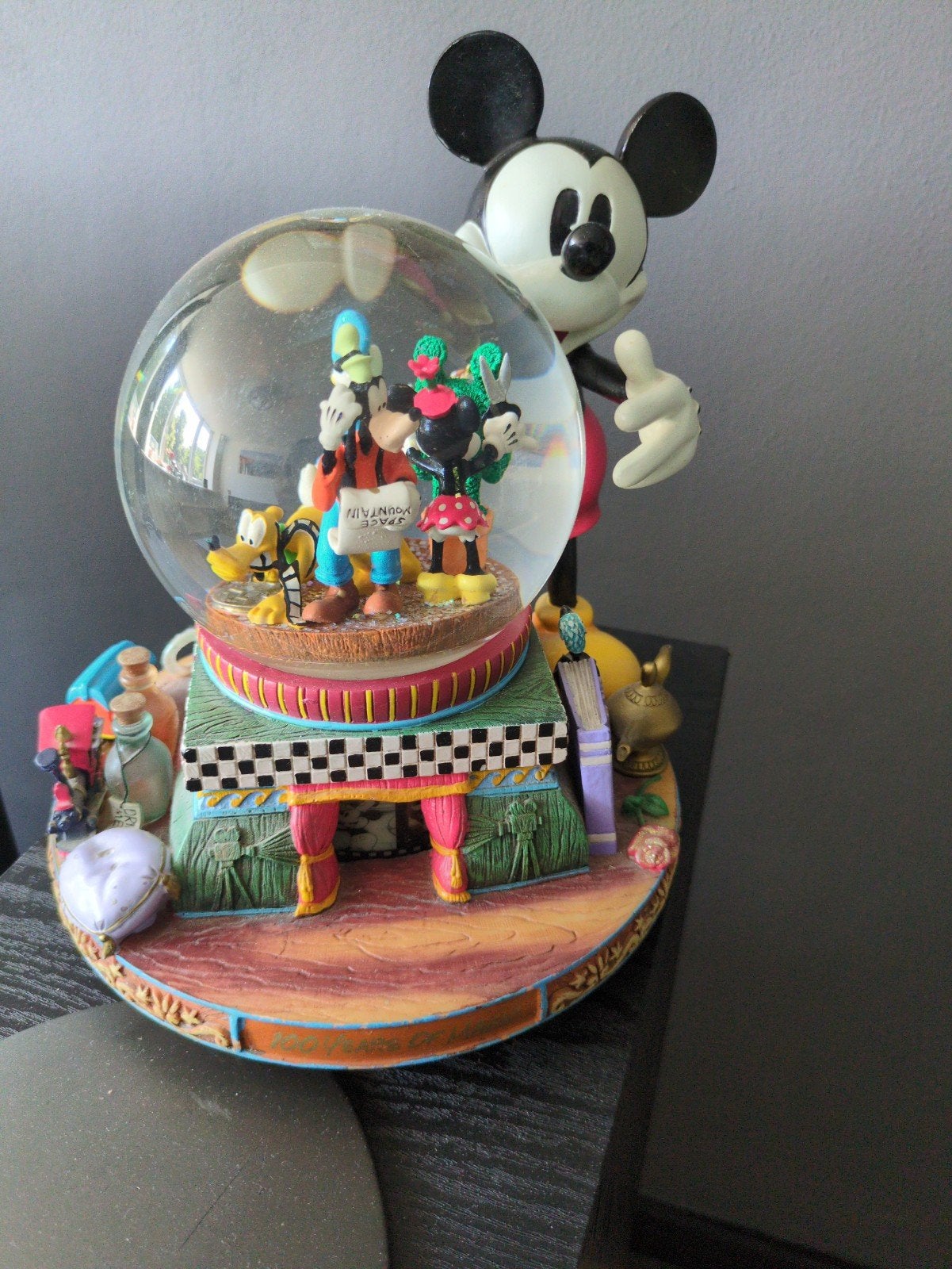 Mickey Mouse Beeld/Muziekdoos - Disney Sneeuwbol, Verzamelen, Disney, Ophalen of Verzenden, Mickey Mouse, Gebruikt, Beeldje of Figuurtje