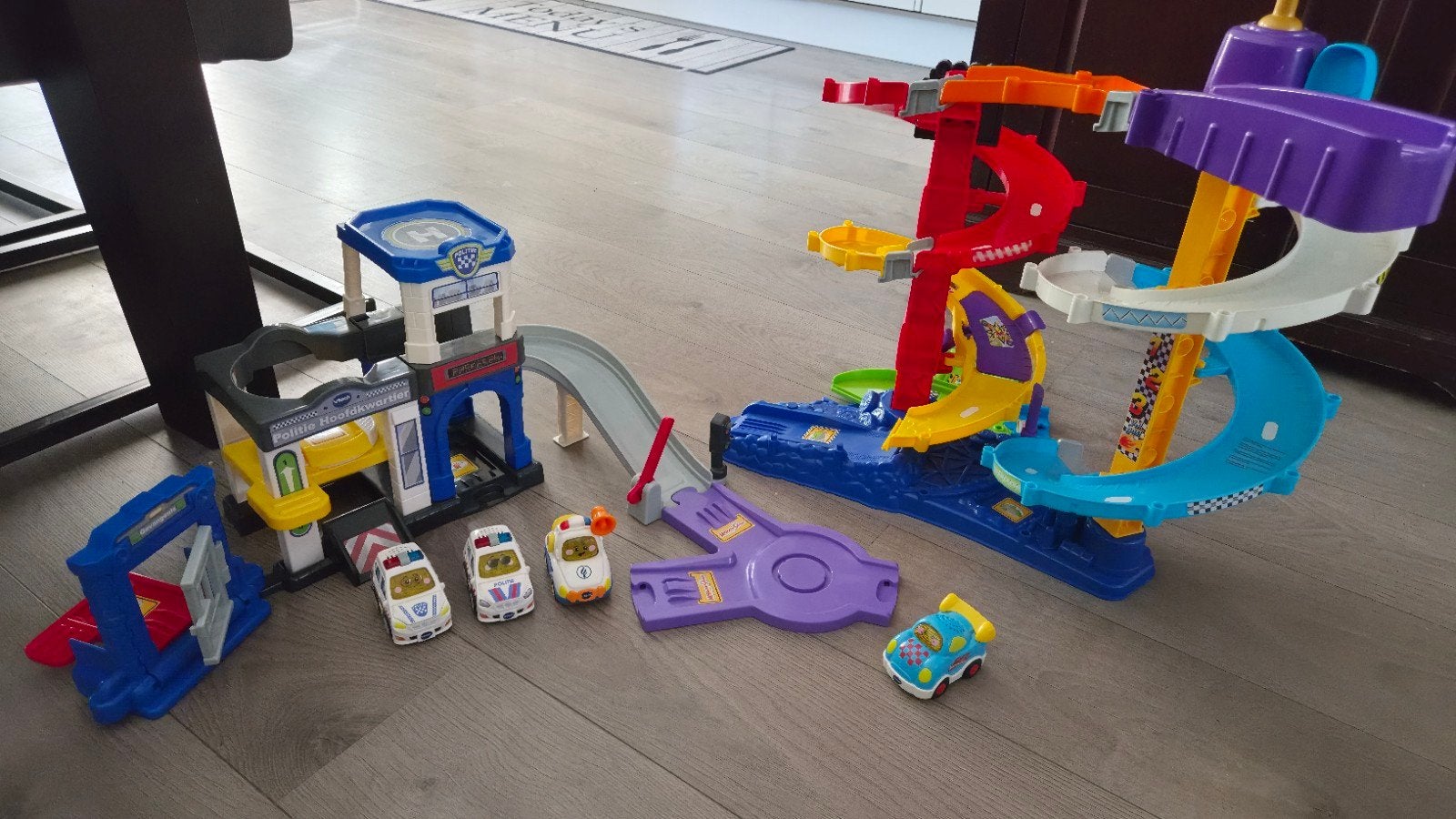 VTech Toet Toet Auto's Garage en Racebaan Speelset, Kinderen en Baby's, Speelgoed | Speelgoedvoertuigen, Ophalen, Gebruikt