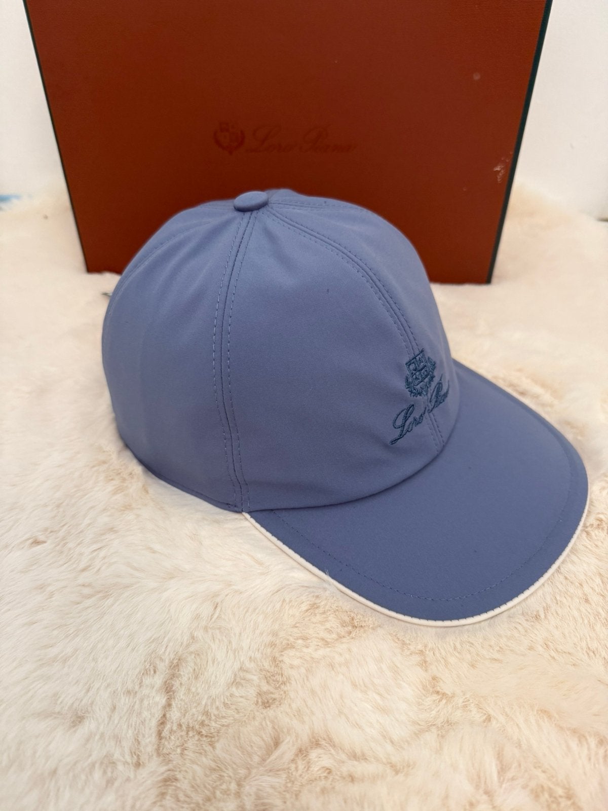 Foto 4 van Loro Piana Pet - 6 Kleuren