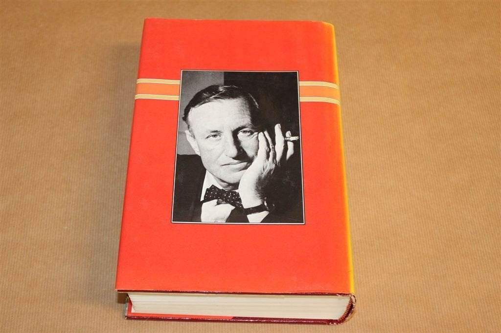 Ian Fleming — 6 James Bond Romans Omnibus 862p, Boeken, Ophalen of Verzenden, Gelezen