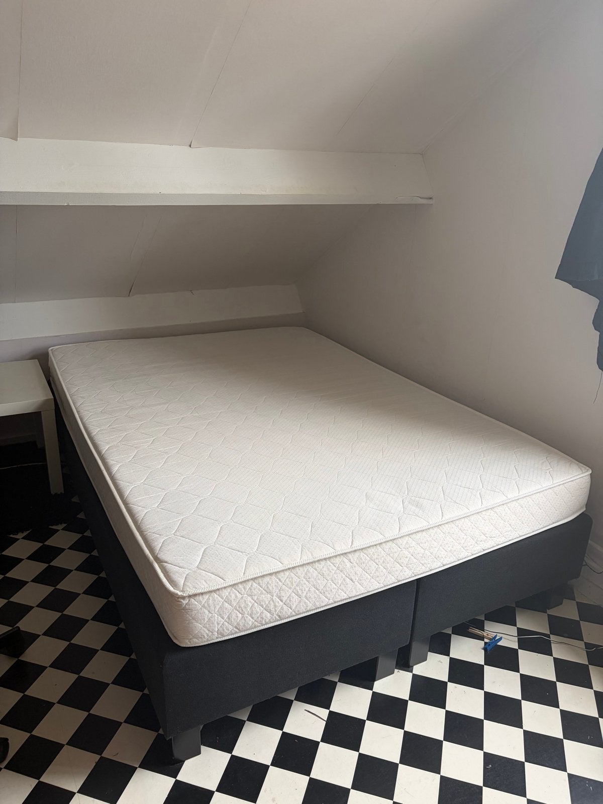 Tweepersoons boxspring met matras - 140x200, Huis en Inrichting, Slaapkamer | Bedden, Gebruikt, Zwart, Tweepersoons, 200 cm