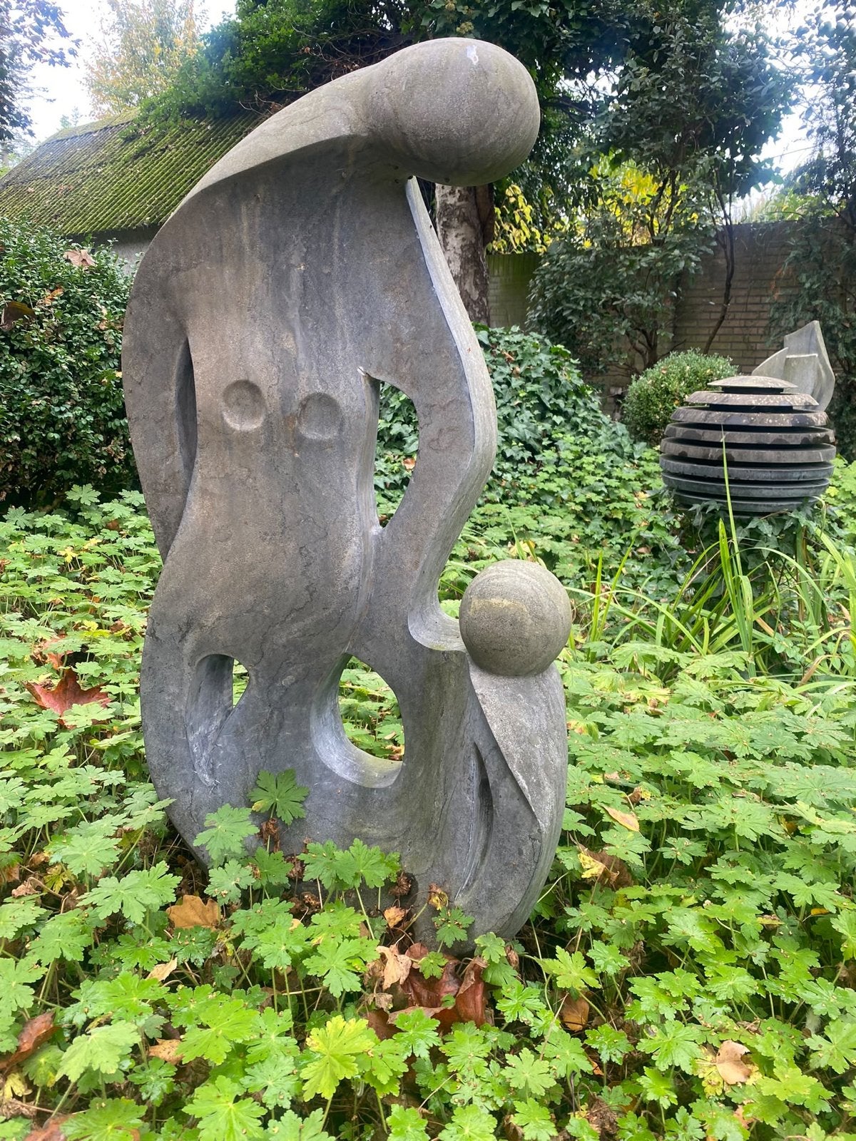 Abstracte stenen sculptuur van 1 meter hoog, Antiek en Kunst, Ophalen, Beeld, Abstract, Grijs