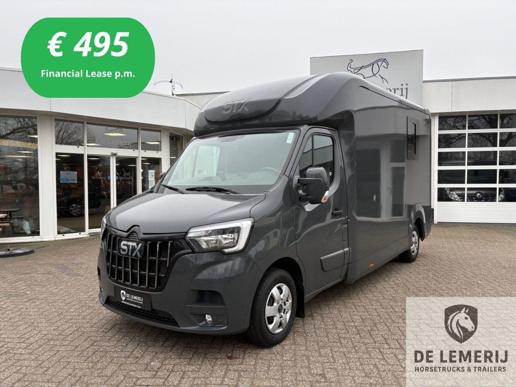 Renault Master STX Hengstenuitvoering 2022 met 34.750 km!, Ophalen, Gebruikt, Polyester, 2-paards trailer