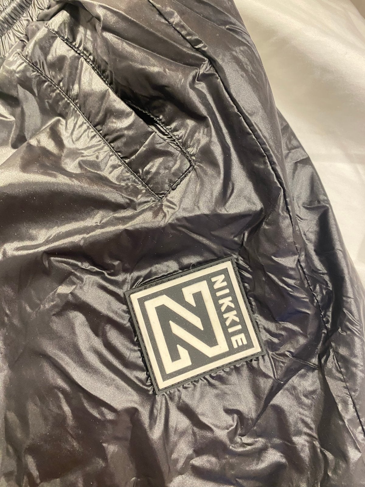 Nikkie broek maat 34 (XS) - Zwart, Kleding | Dames, Ophalen, Zwart, Zo goed als nieuw, Maat 34 (XS) of kleiner