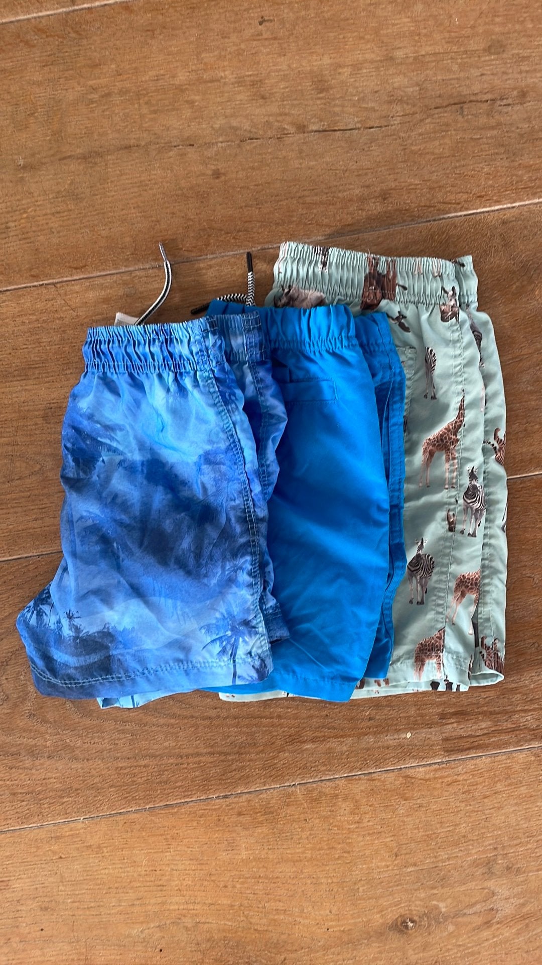 3 zwembroeken jongens Hema, Shiwi, Kinderen en Baby's, Zo goed als nieuw, Zwembroek, Jongen, Ophalen of Verzenden