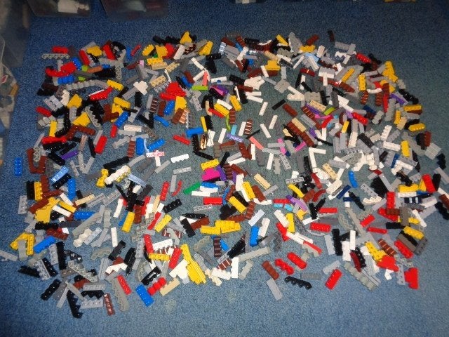 Partij A222=Heel veel Lego stenen/plaatjes aangepast 1x4