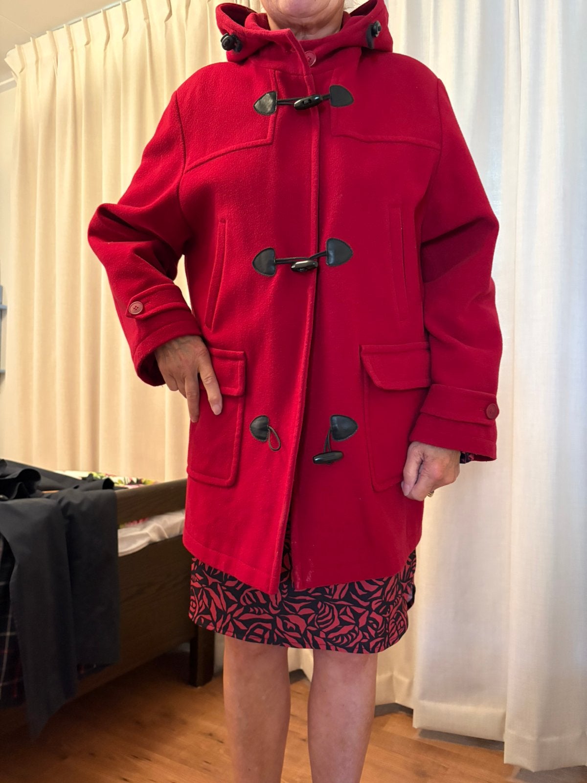 Bordeaux rode winterjas met houtje touwtje sluiting, Ophalen of Verzenden, Gedragen, Maat 42/44 (L), Rood