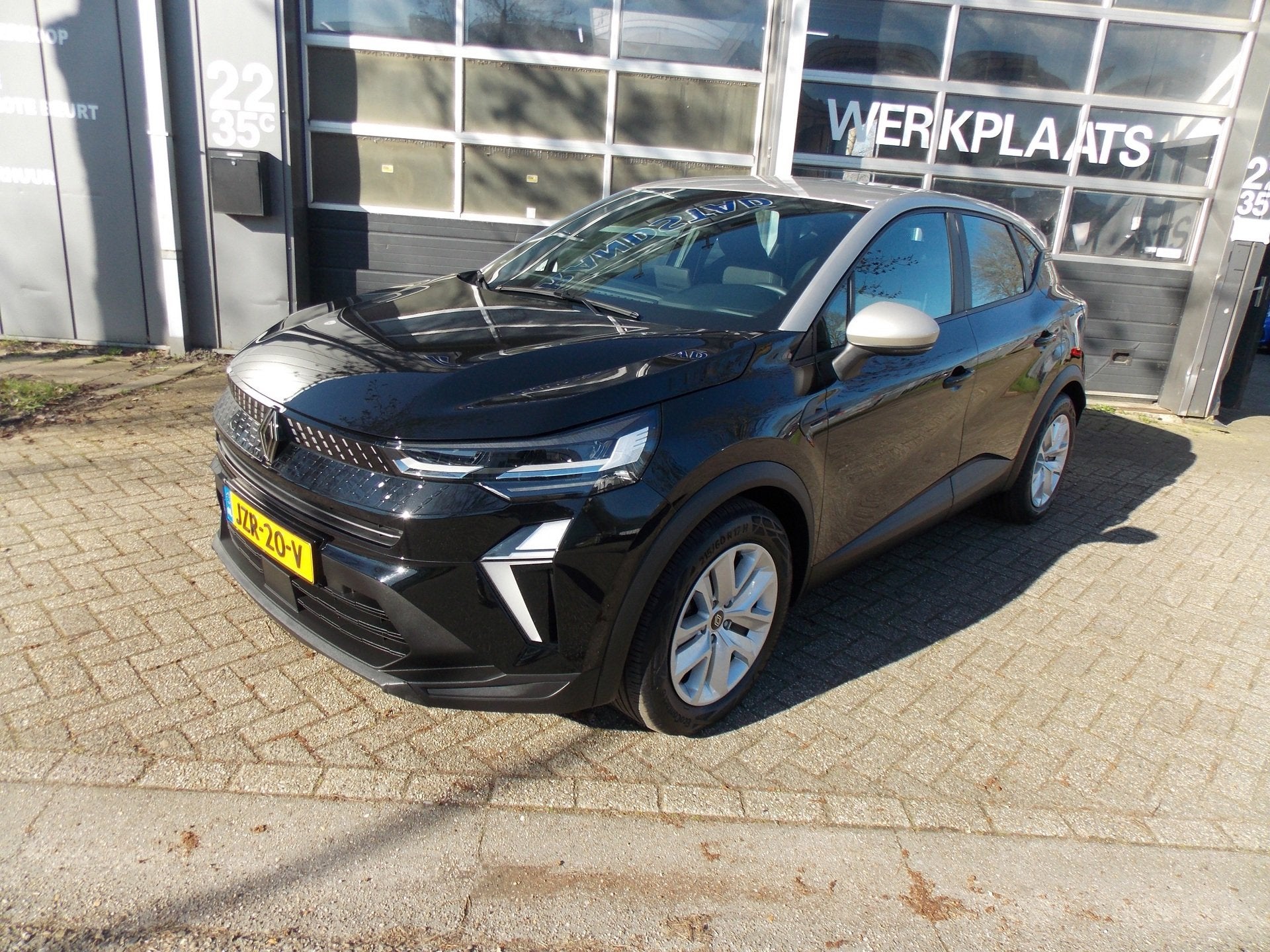 Renault Captur 1.6 E-Tech full hybrid 145 evolution Airco El, Gebruikt, 4 cilinders, Zwart, Bedrijf