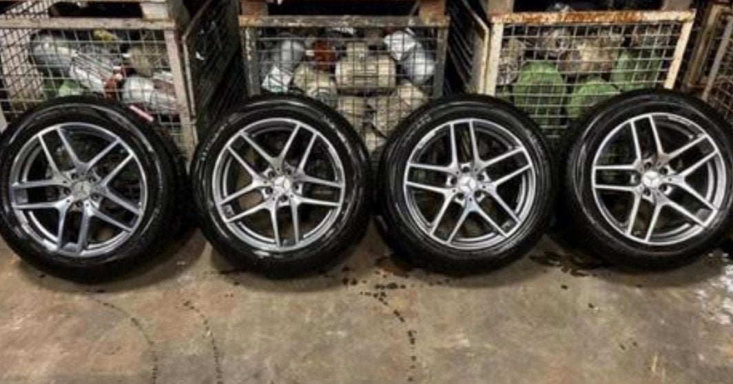 Originele Mercedes GLC AMG 19 inch velgen met winterbanden, Auto-onderdelen, Banden en Velgen, Banden en Velgen, Winterbanden