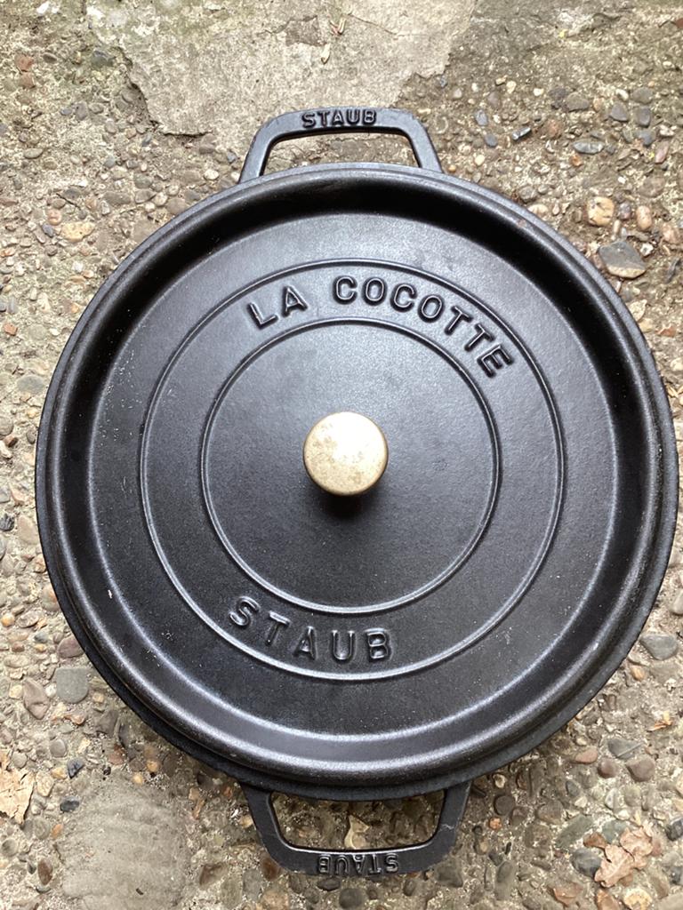 Staub-la cocotte pan, Ophalen of Verzenden, Gebruikt, Gietijzer, Koekenpan of Braadpan